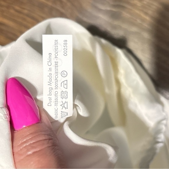 Gucci White Satin Dust Bag 12.5” x 15.5” - Picture 3 of 4